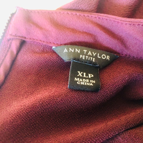 Ann Taylor Petite Maroon V Neck Short Sleeve XLP - Picture 2 of 10